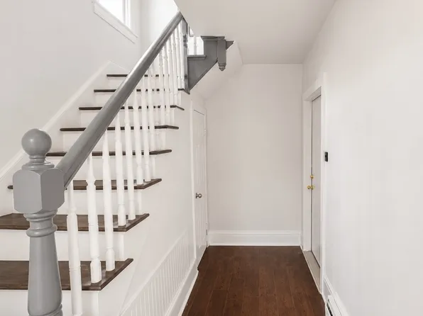 272 S 11th St