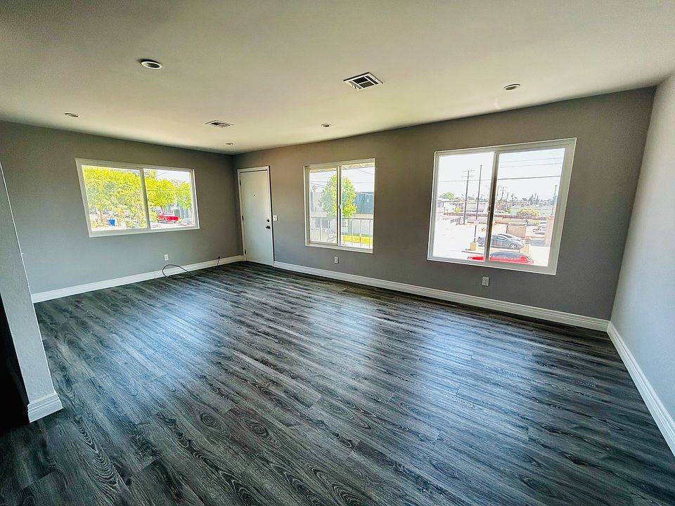 1st image of 4405 N Sierra Way APT B