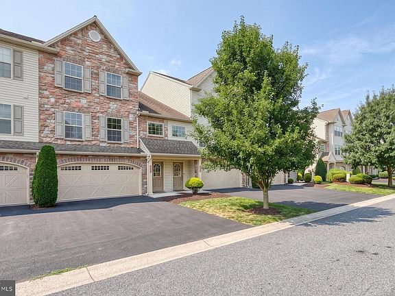 2nd image of 1814 Vista Dr