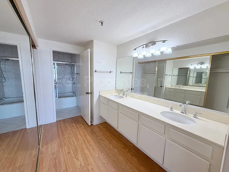 2559 Plaza Del Amo #205 — Photo 16