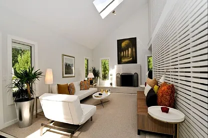 Beautiful Three Bedroom Wainscott Home — Photo 3