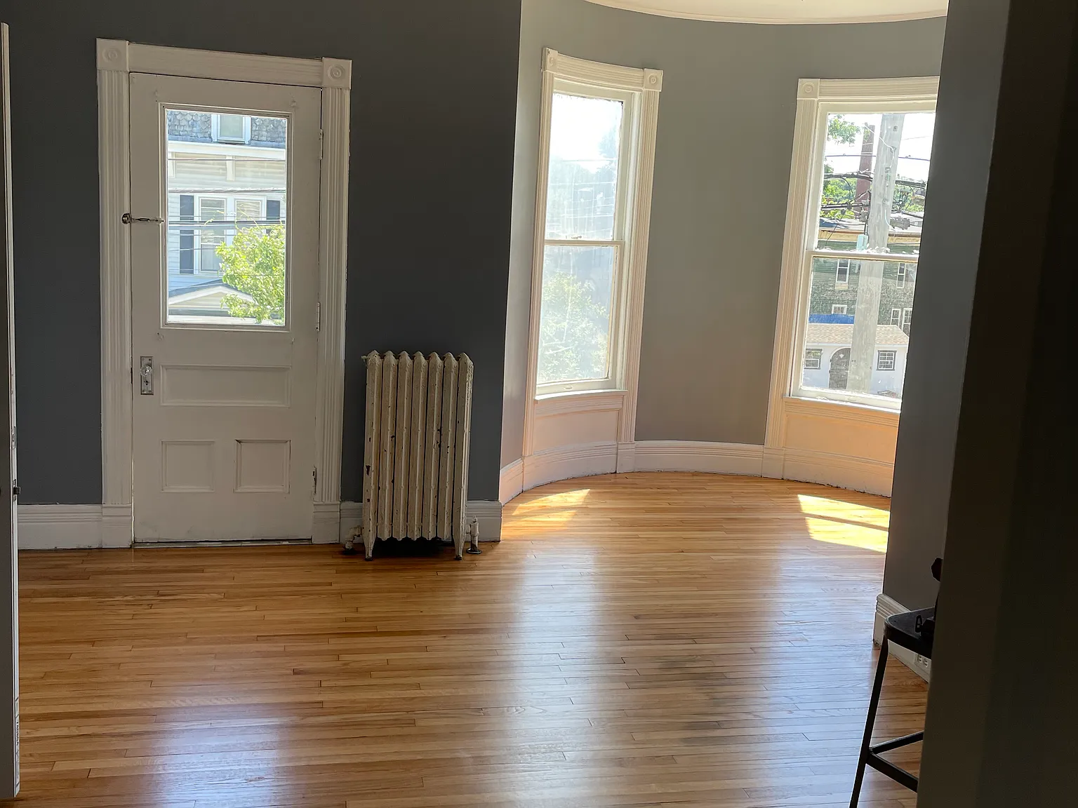 183 Guy Park Ave — Photo 1
