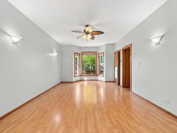 4th image of 2325 W 41st St