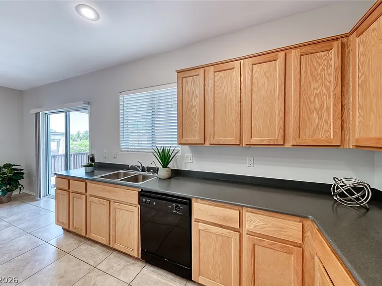 2343 Schaeffer Hills Dr — Photo 18