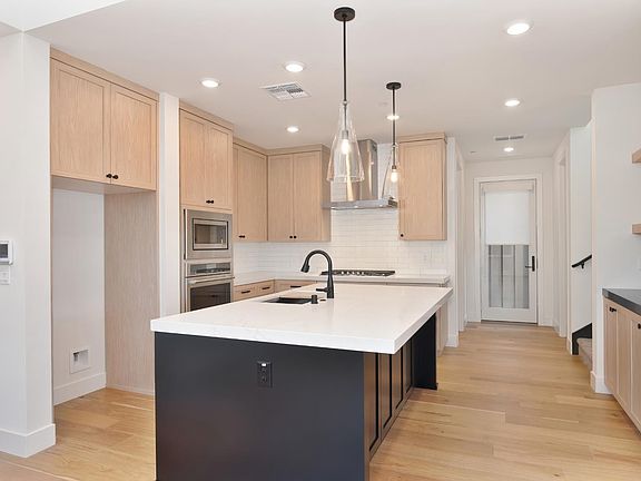 4th image of 7110 Soleil Way
