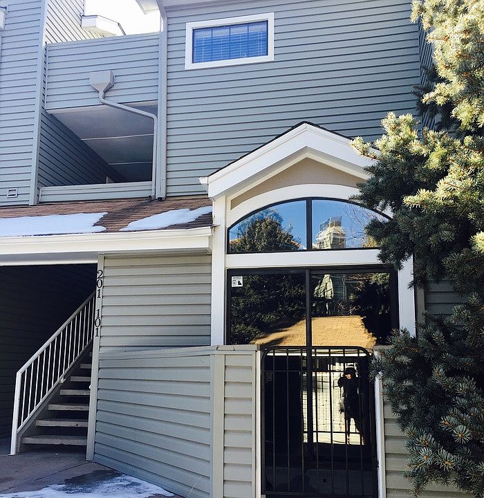 1st image of 942 S Walden St Unit 101