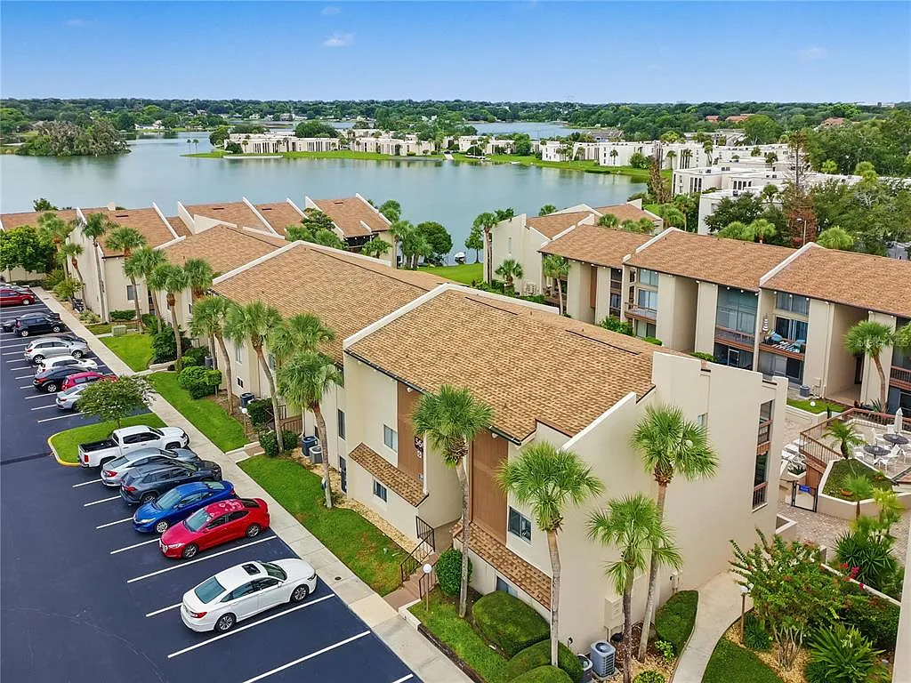 1 bed, 1.0 bath, 925 sqft, $1,200 — Photo 2
