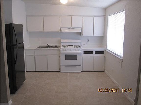 3rd image of 10299 Calcutta Dr APT 4
