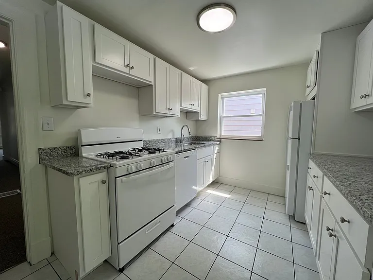 821 Collins Street — Photo 4