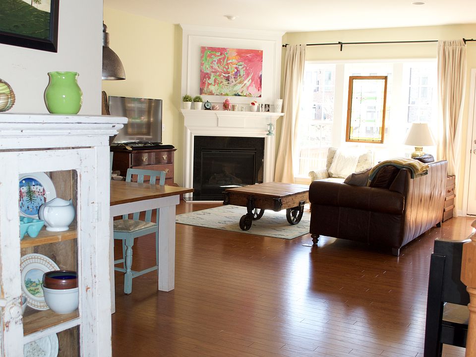 2nd Floor: Great Room