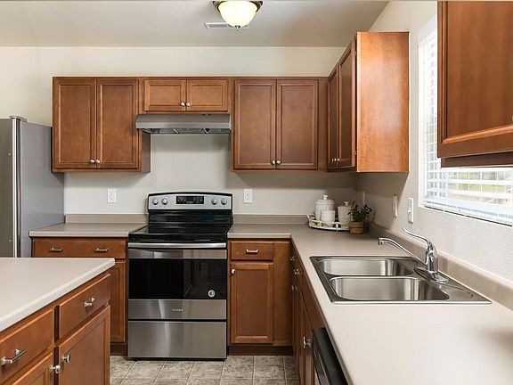 3rd image of 59879 Ravenna Dr