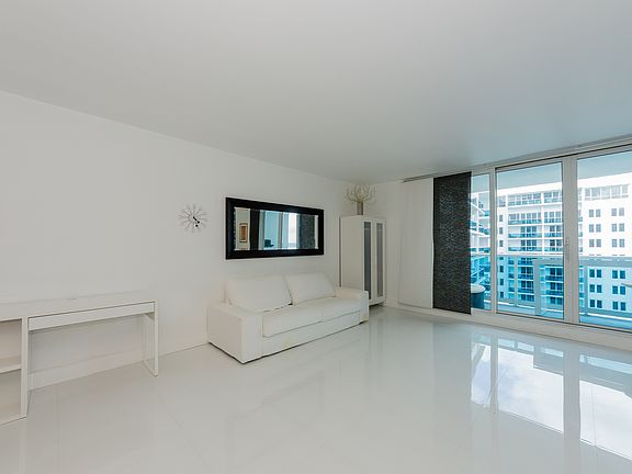 4th image of 2301 Collins Ave APT 1421