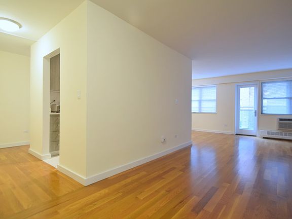 The Grand - Living Room - B Line