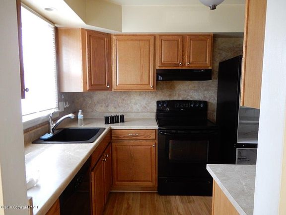 2nd image of 1257 Chateau Dr