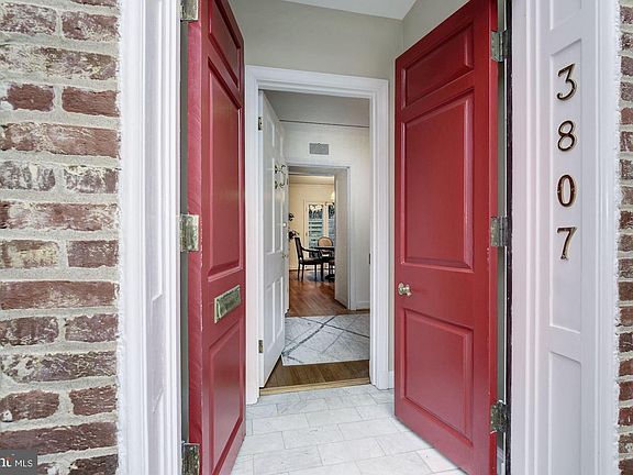 2nd image of 3807 Blackthorn St