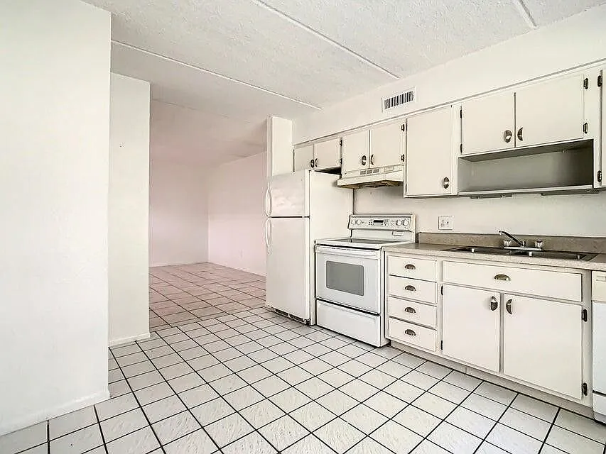 714-2 Michigan Ct