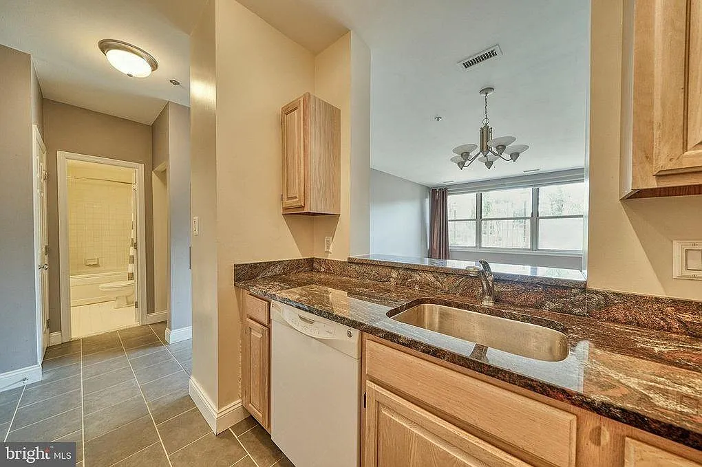1 bed, 1.0 bath, 675 sqft, $1,850 — Photo 3