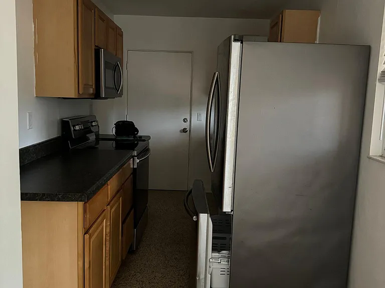 6002 Lords Ave — Photo 4
