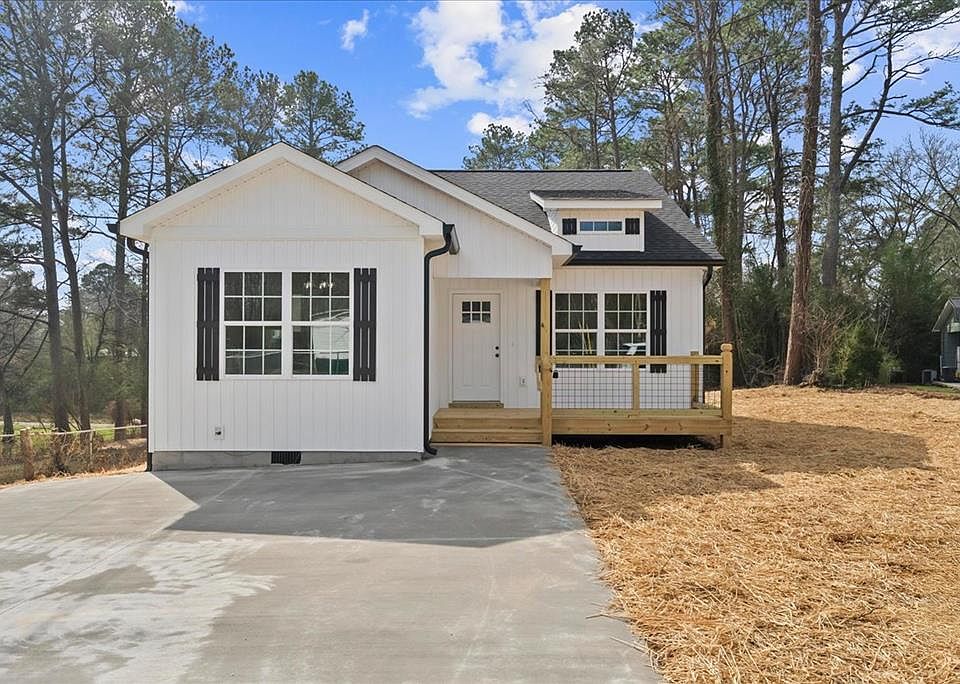 1st image of 121 Eugenia Dr