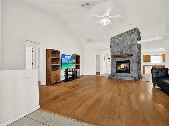 2nd image of 8240 Neda St