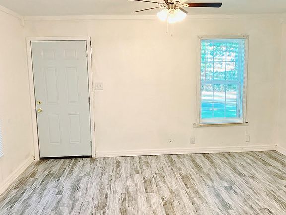 4th image of 3427 Catherine St