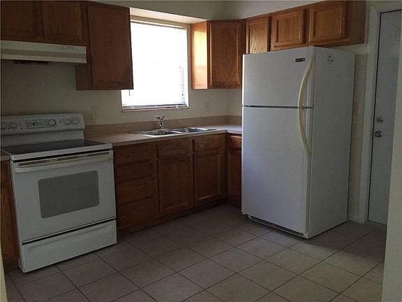2nd image of 626 62nd Ave W