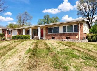 1610 Aqueduct Dr, Florissant, MO 63033