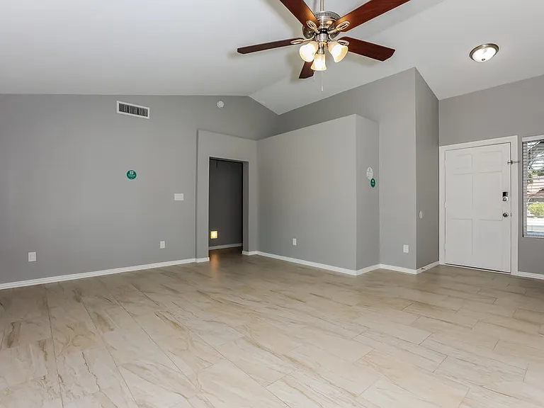 4401 E Scott Ave — Photo 6