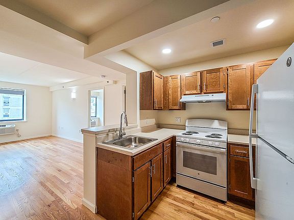 2nd image of 1230 Prospect Ave APT 5C