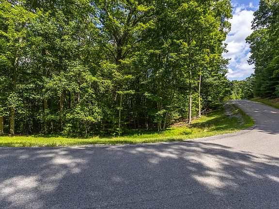 4th image of 119 Blackmore Ln