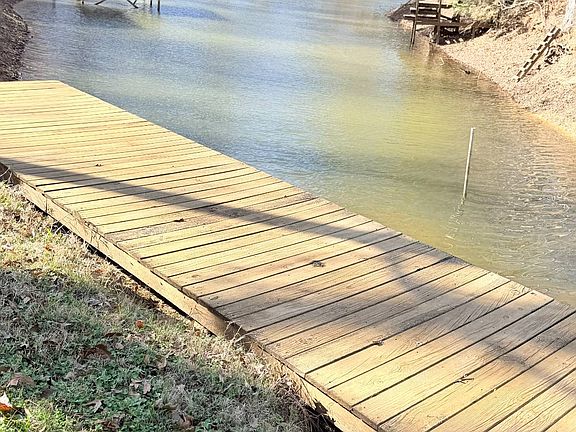 5th image of 115 Joy Ave