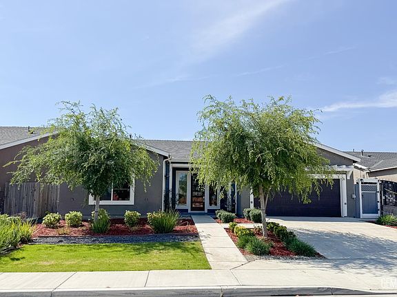 2nd image of 5913 Hawthorn Tree Ln