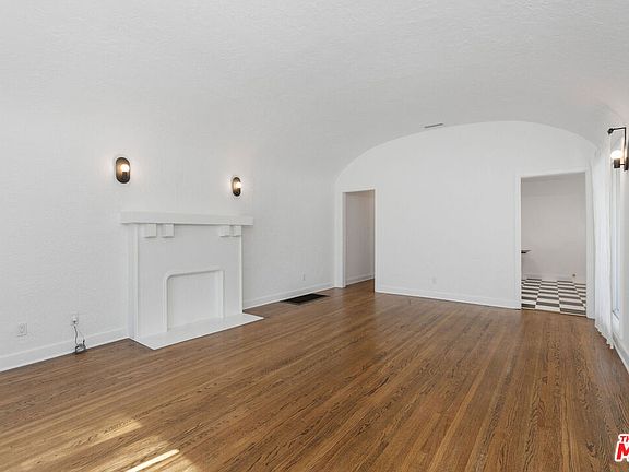 4th image of 1293 S Sycamore Ave