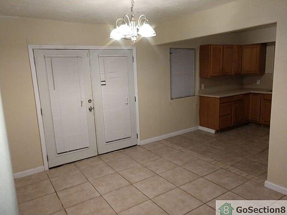 3rd image of 1604 NE 39th St