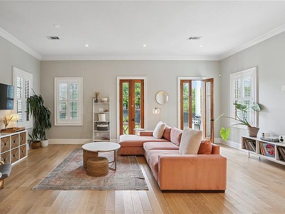 5th image of 2513 Carondelet St