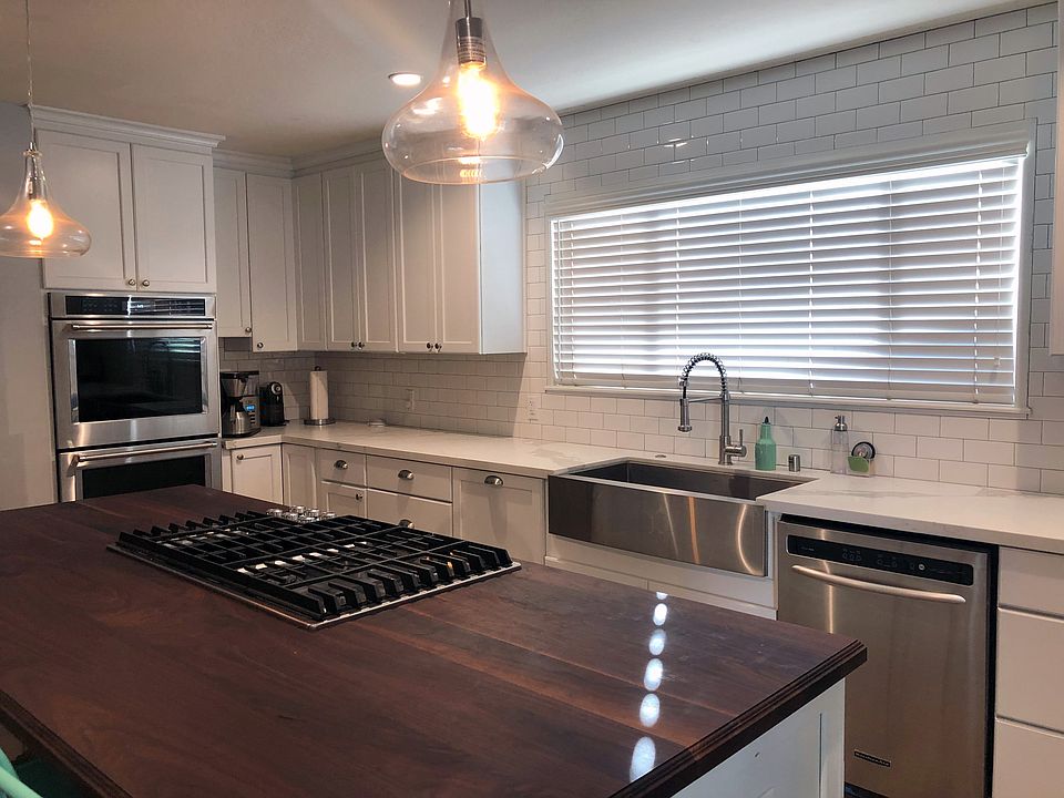 2nd image of 15330 La Alameda Dr