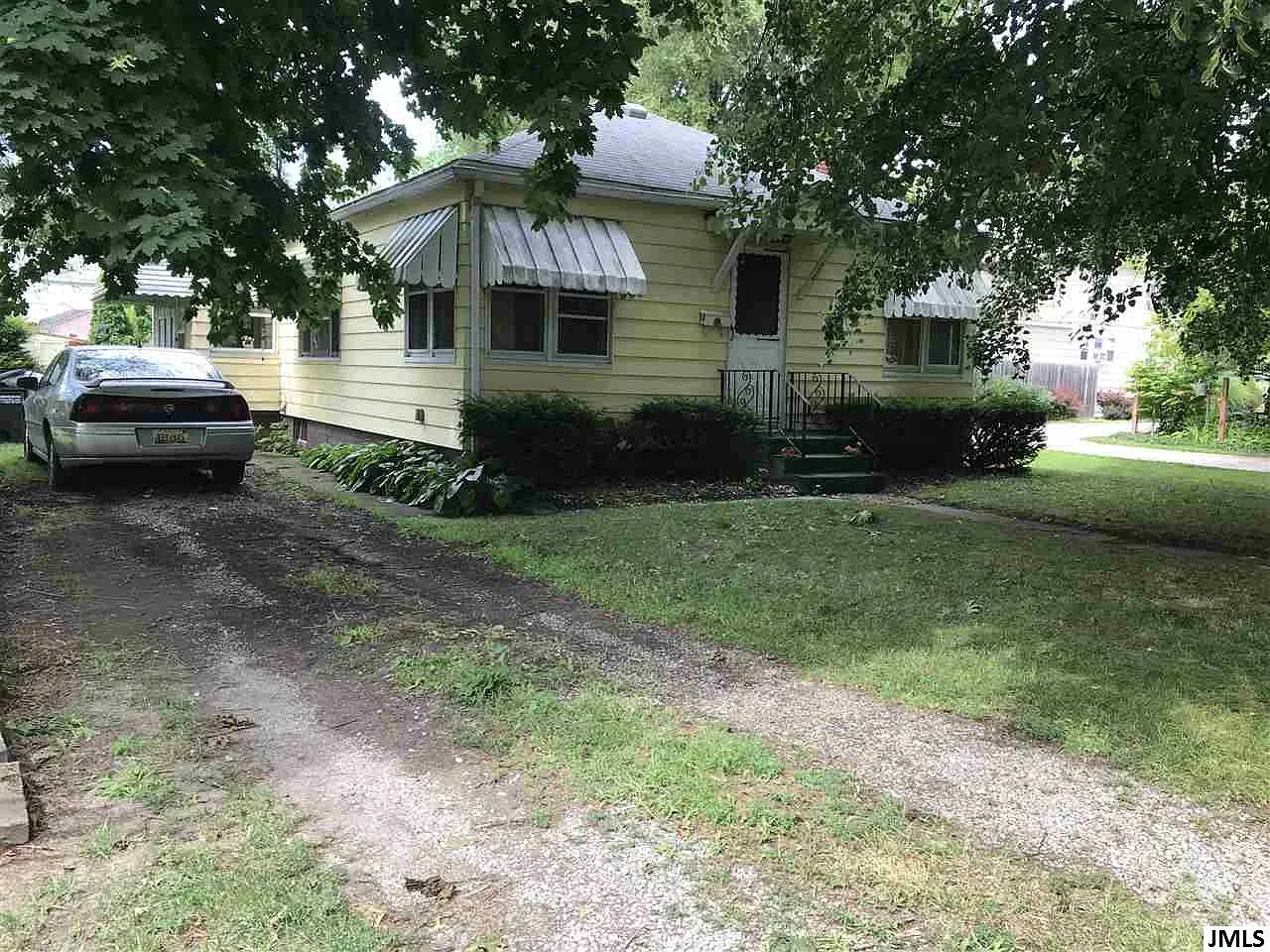 110 Hobart St photo 1