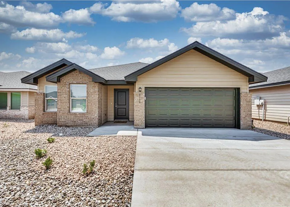 8226 E County Road 111