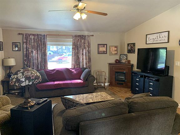 4th image of 463-600 Fern Way