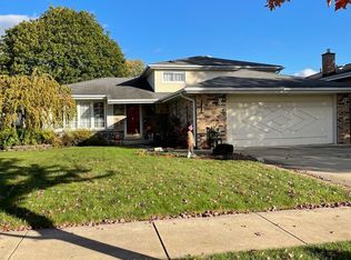8929 Moody Ave, Oak Lawn, IL 60453