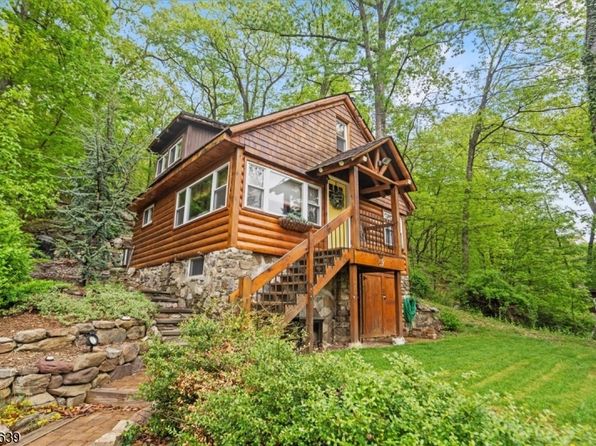 69 Terra Cotta Rd, West Milford Twp., NJ 07421