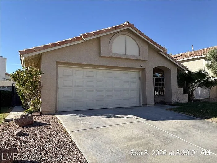 3 bed, 2.0 bath, 1645 sqft, $2,187 — Photo 2