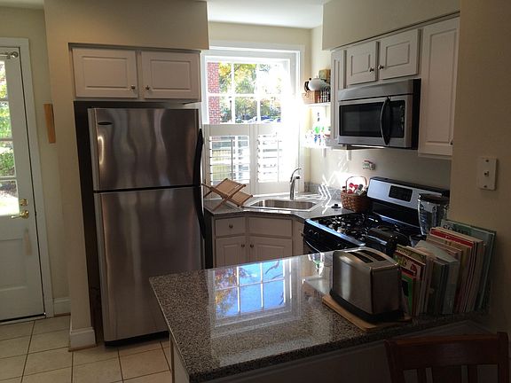 2nd image of 33 W Locke Ln Unit 1