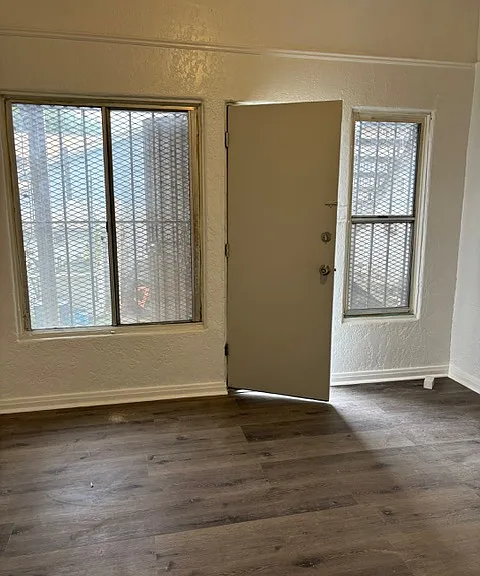 551 W 45th St #3/4 — Photo 14
