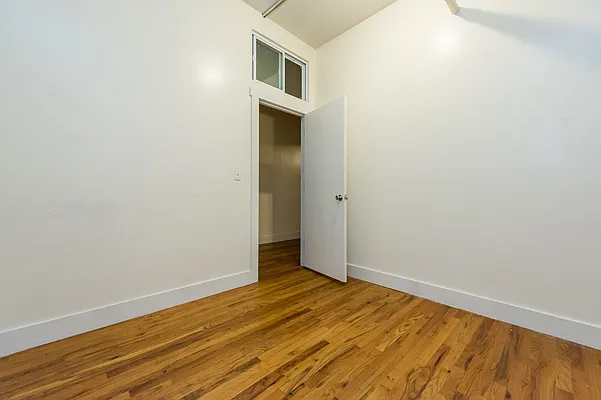 Rented by Nooklyn NYC LLC | media 21