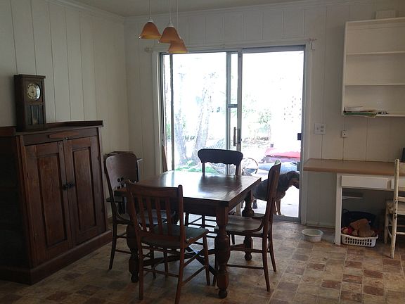 Dng. to patio/backyard