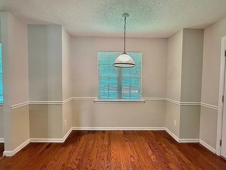 1130 Montclair Dr — Photo 10