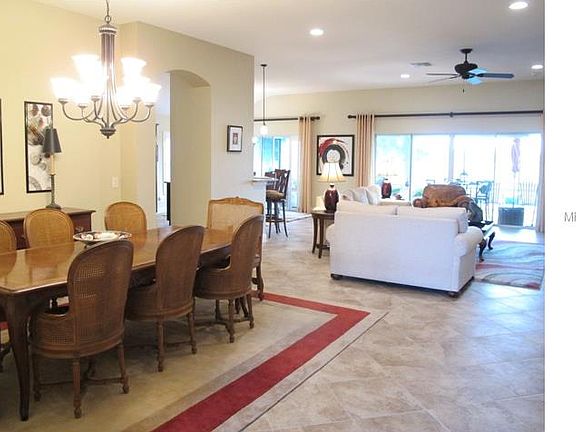 4th image of 1067 Hollyhock Way