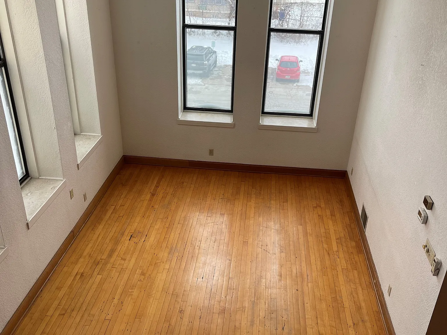 207 East Irving Avenue - 202 — Photo 4