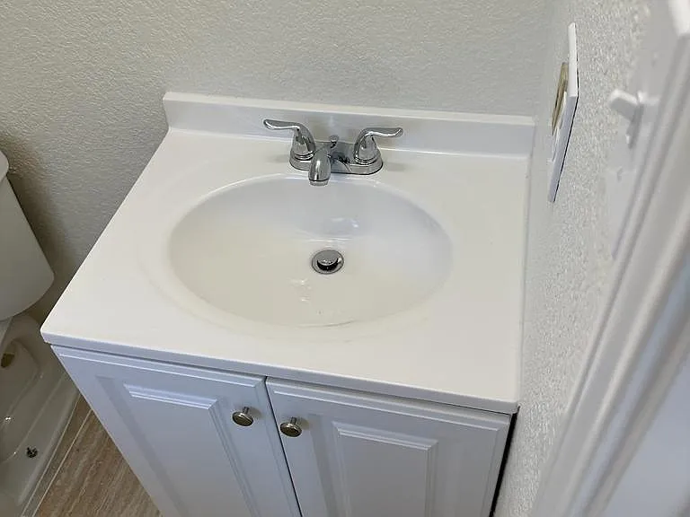 225 Brook Cir — Photo 13